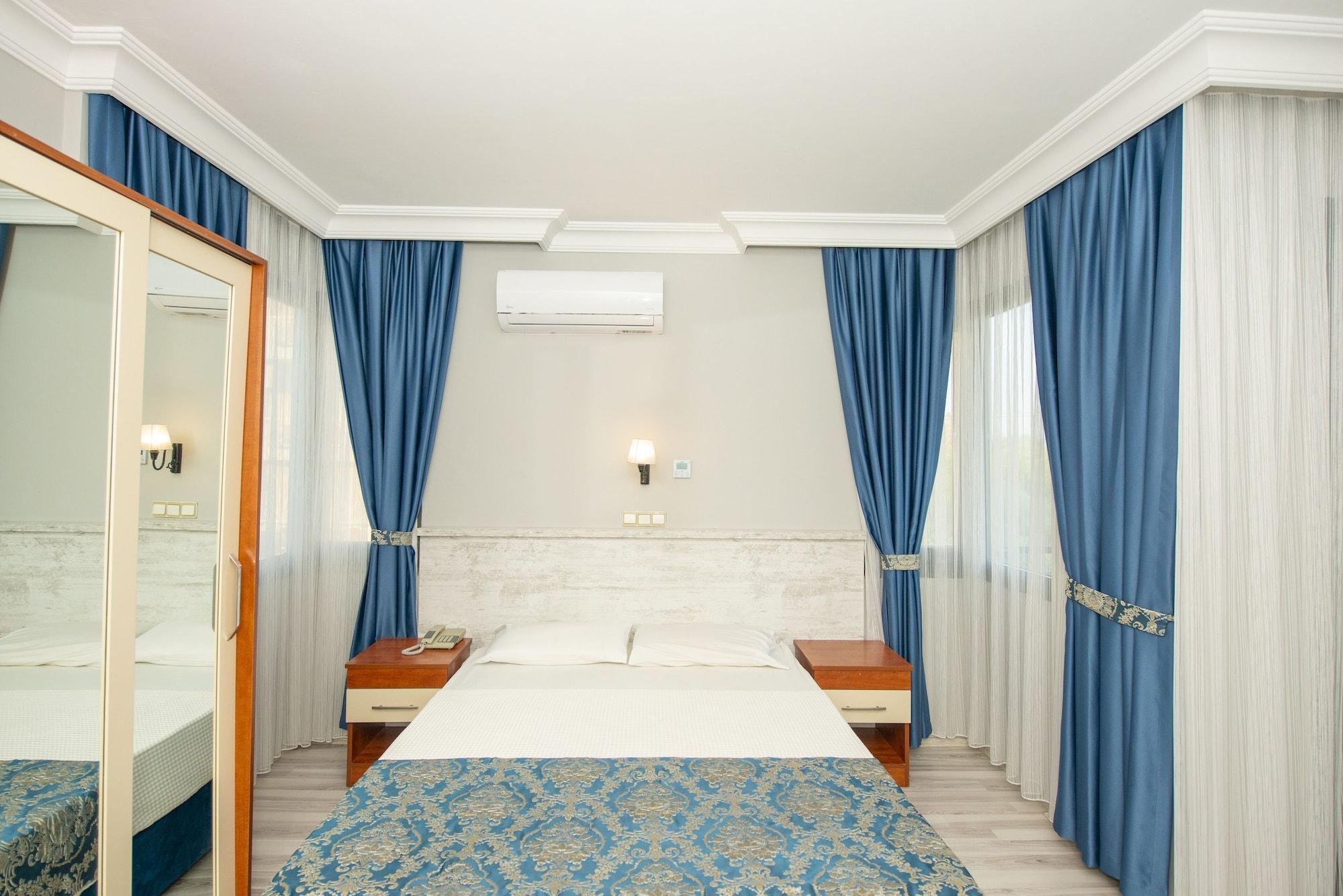 Golden Moon Hotel 페티예 외부 사진