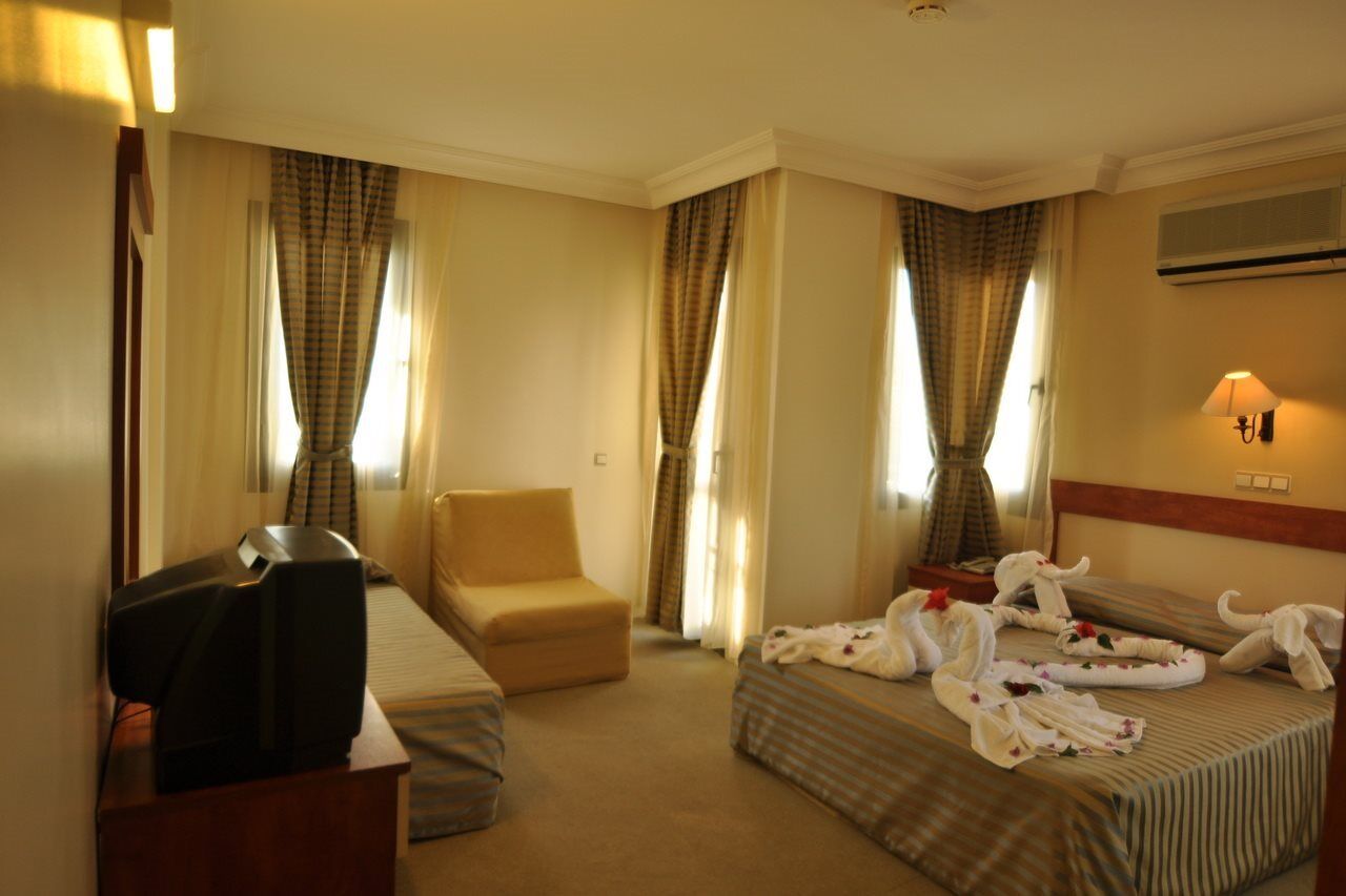 Golden Moon Hotel 페티예 외부 사진